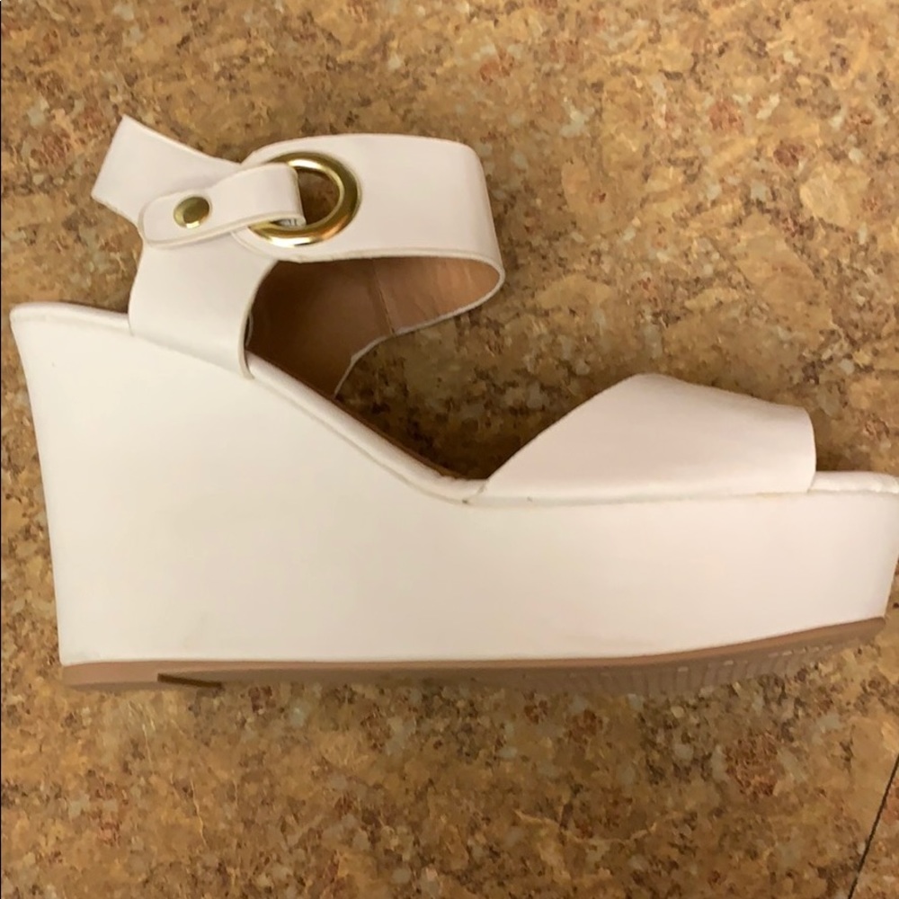 Shoe - Picture 4 of 6